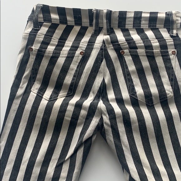 Size 5 black and white jeans - Picture 3 of 6